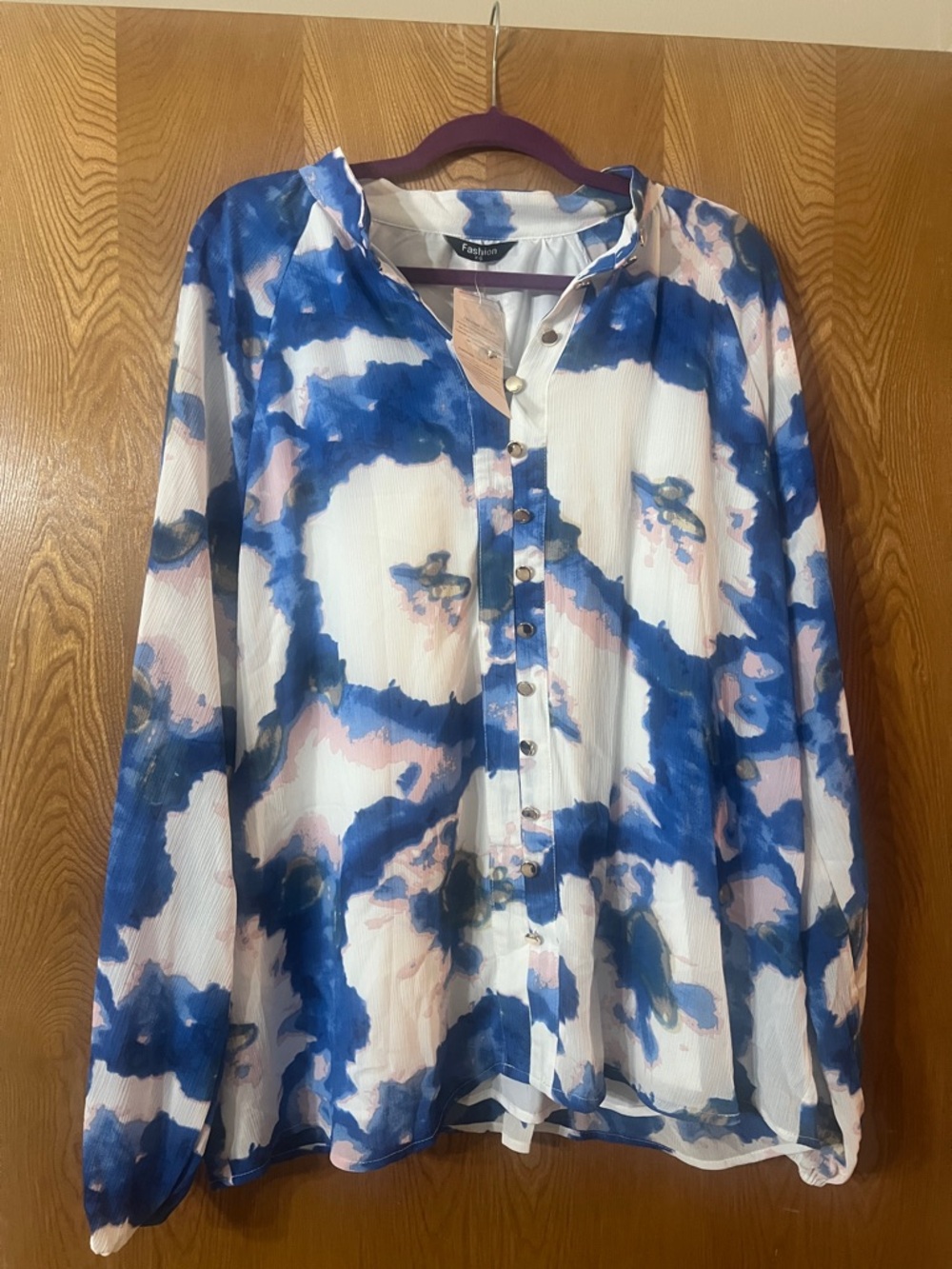 Women’s Blue & Pink Abstract Button-Front Blouse